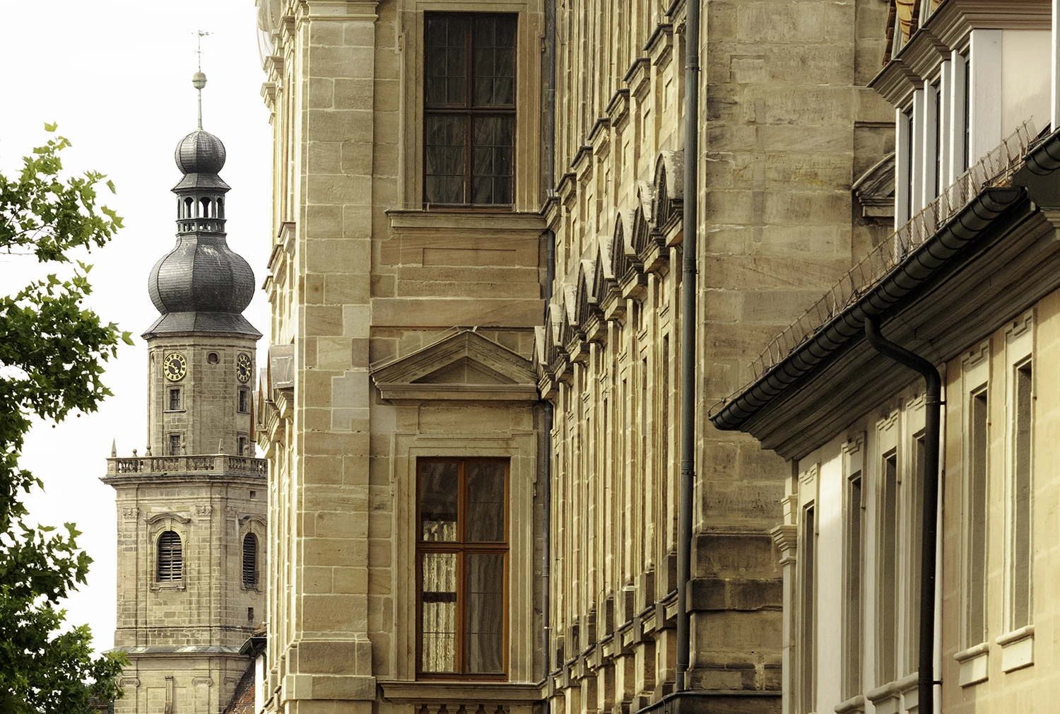 Juni/Erlanger Schloß, Altstädter Kirche
